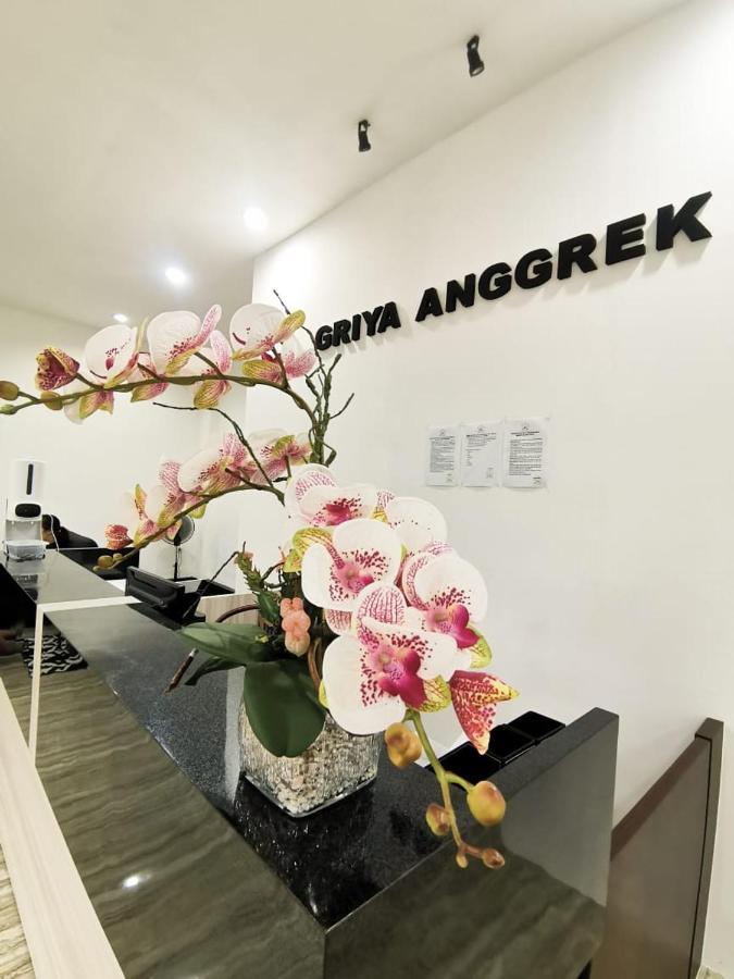 Griya Anggrek Hotel Trenggalek Eksteriør billede